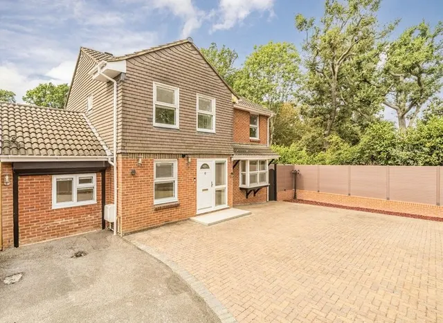 Auriol Close, Worcester Park, KT4, photo 1