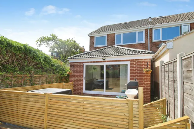 Woodhouse Lane, East Ardsley, WF3, photo 1