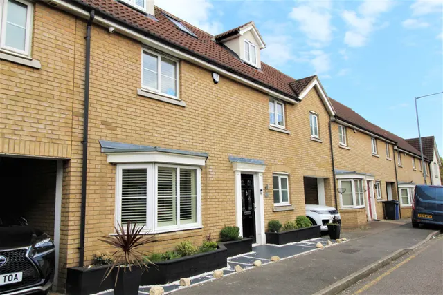 Hedingham Road, Grays, Essex, RM16 6BH, photo 1