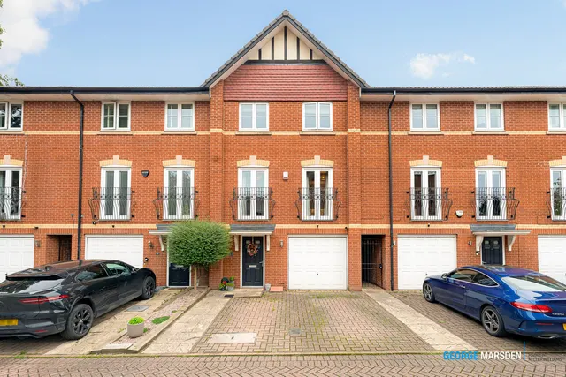 Regents Place, Bolton, BL6, photo 1