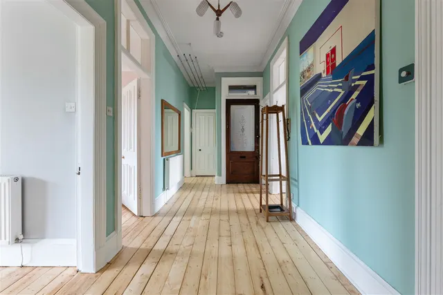 Photo 2 — 3/1 32 Barrington Drive, Woodlands, G4 9DT