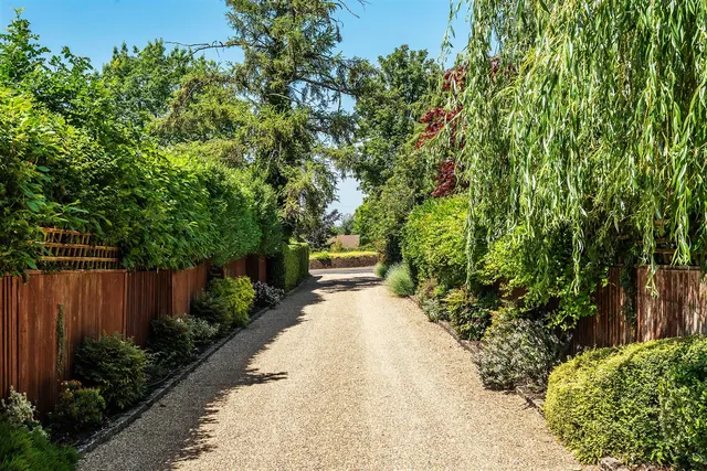 Willow Walk, Great Bookham, KT23, photo 3
