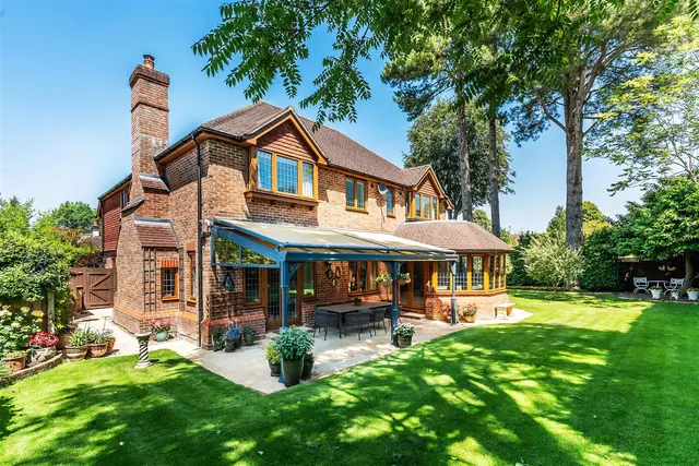 Willow Walk, Great Bookham, KT23, photo 2