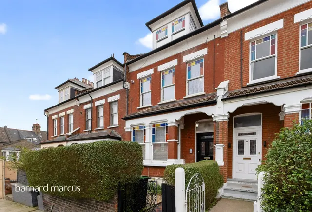 Glebe Road, London, photo 1