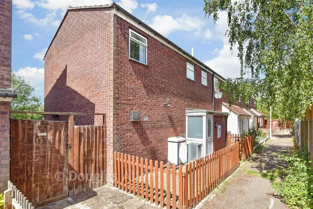 Bourne Close, Basildon, SS15, photo 1