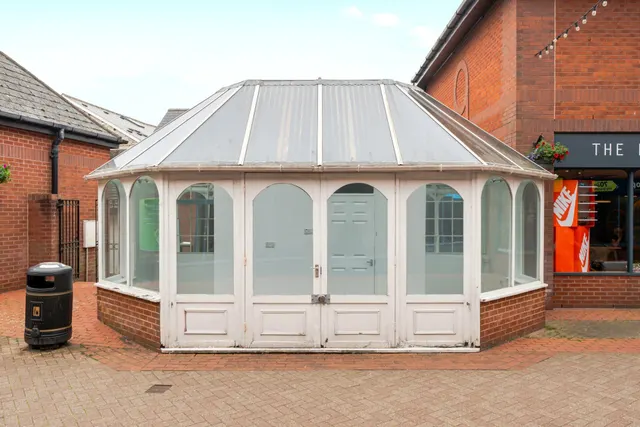 Lace Walk, Honiton, EX14