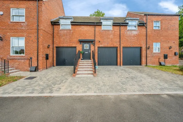 Lime Tree Court, Bonehill Road, Tamworth, Staffordshire, B78, photo 1