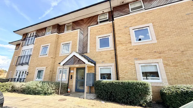 Stafford Avenue, Hornchurch, RM11 2EP, photo 1