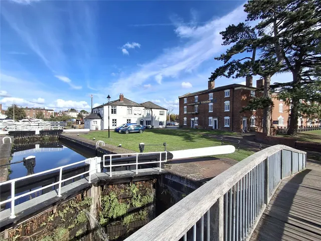 2 bedroom house, Severn Side, Stourport-on-Severn, DY13