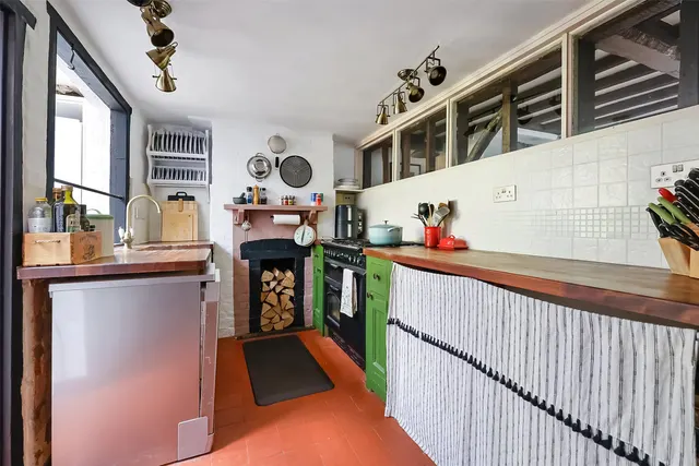 Horsham Road, Mid Holmwood, RH5, photo 3