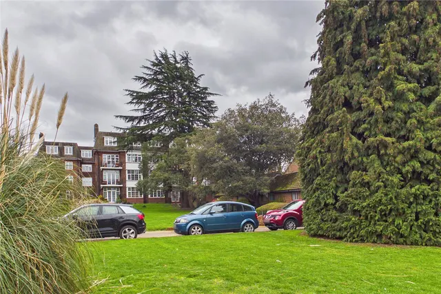 Denmark Hill, London, SE5, photo 1