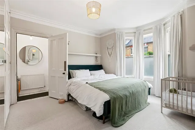 Photo 3 — Heathfield South, Twickenham, TW2 7SR