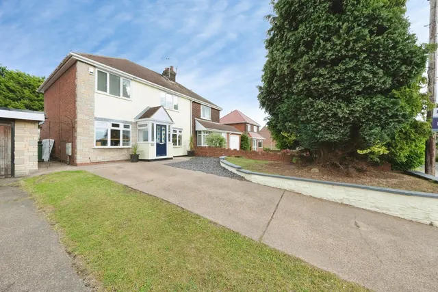 Photo 2 — Leeming Lane North, Mansfield Woodhouse, Mansfield, Nottinghamshire, NG19