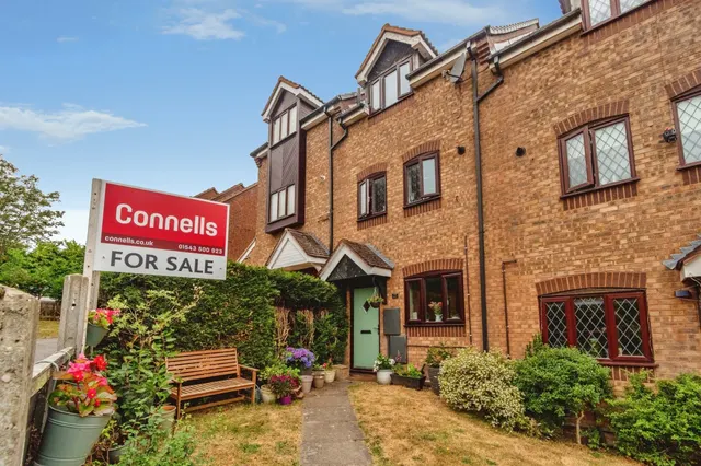 Almond Close, Heath Hayes, Cannock, photo 1
