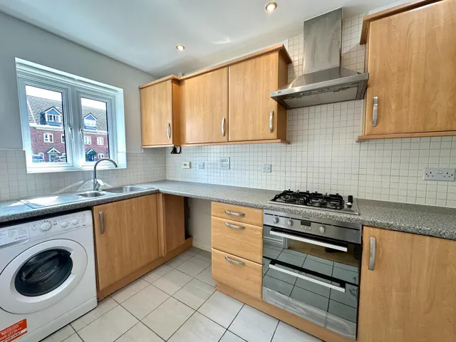 Photo 2 — Windrush Close, Walsall, WS3