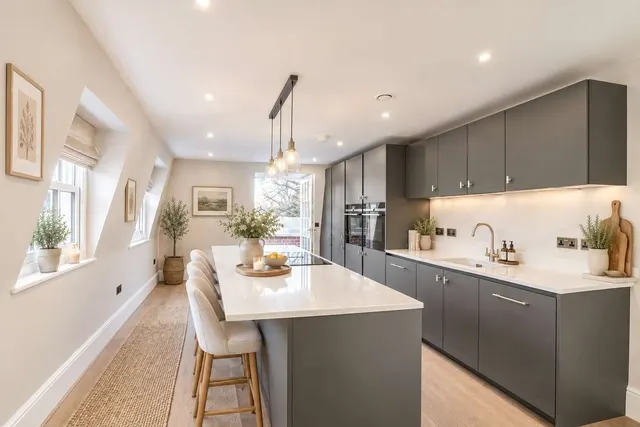 Winkfield Row, RG42, photo 3