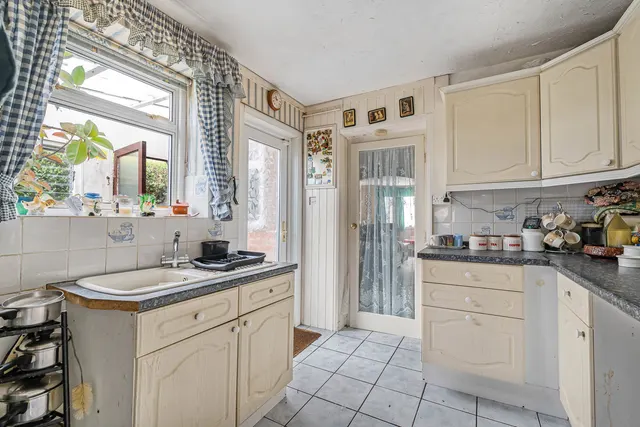 Main Road, Bucks Horn Oak, GU10, photo 3