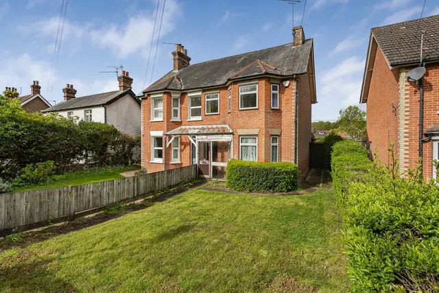 Main Road, Bucks Horn Oak, GU10, photo 1