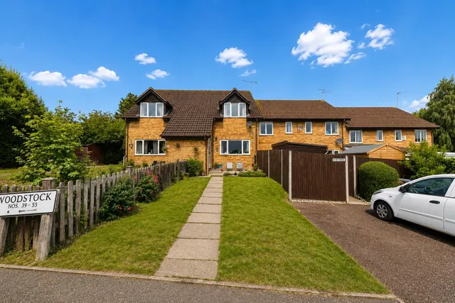 Woodstock, Knebworth, SG3 6EA, photo 1
