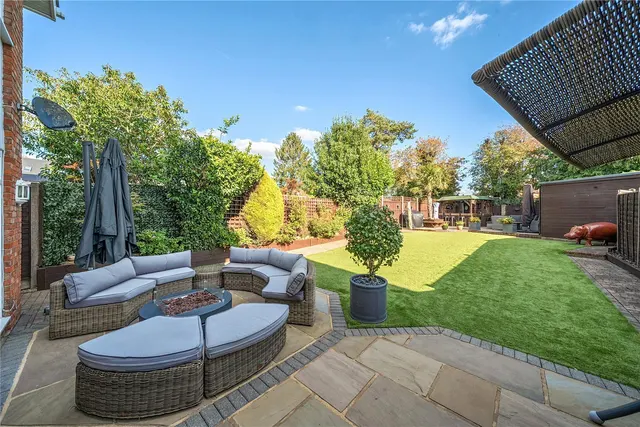 Photo 2 — Foxearth Close, Biggin Hill, Westerham, TN16