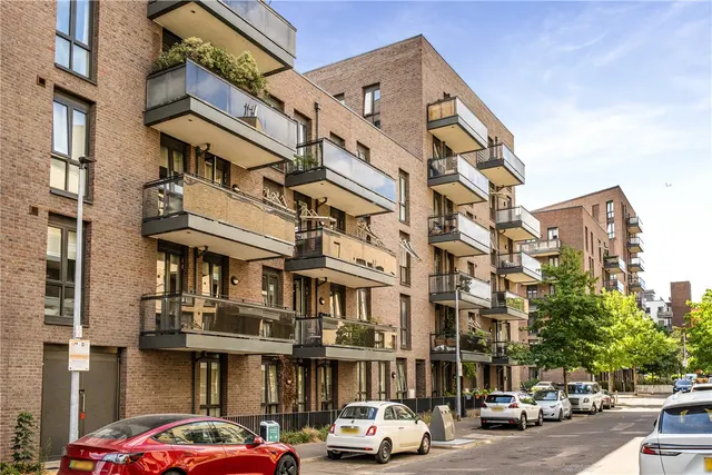 Bow Common Lane, London, E3, photo 2