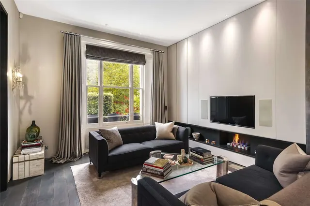 Photo 2 — Chepstow Villas, London, W11 3DZ