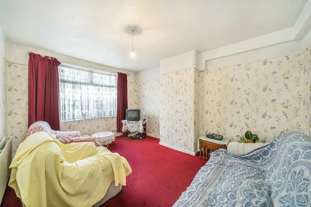 Topsham Road, SW17, photo 2