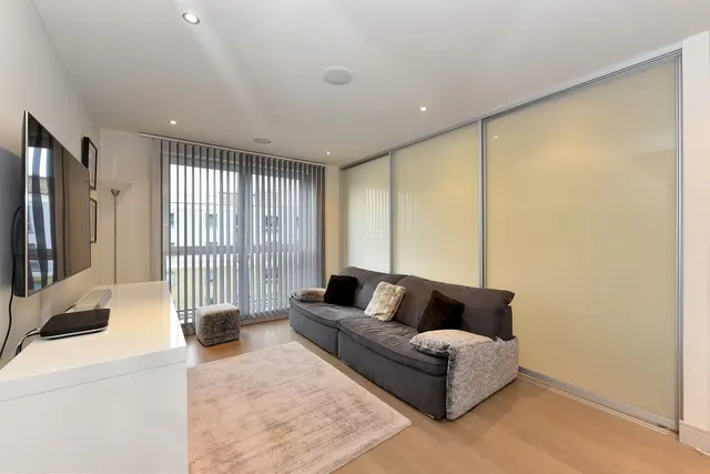 Octavia House, Imperial Wharf, SW6, photo 2