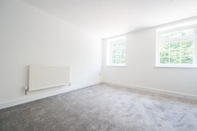 Photo 3 — Flat 2, Cricketers House, 53 Westfield Road, Woking