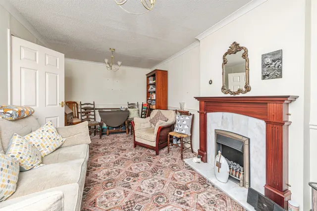Photo 3 — Hornbeam Avenue, Wakefield