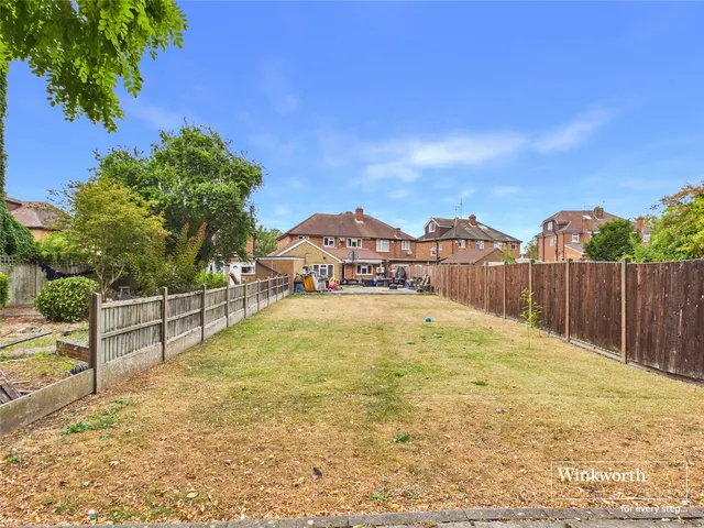 Chiltern Crescent, Earley, RG6, photo 3
