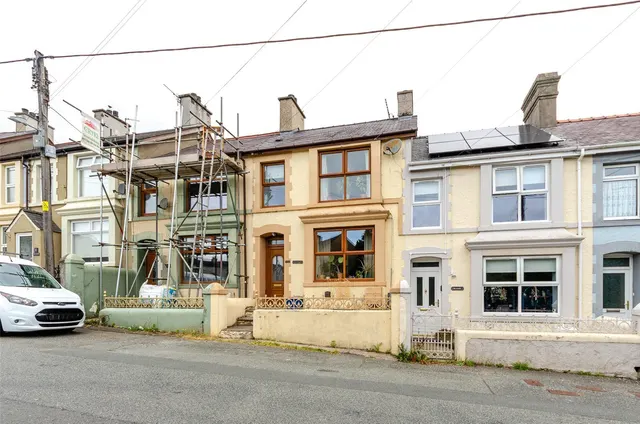 Llanrug, Caernarfon, LL55, photo 1