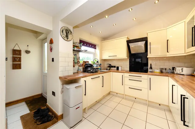 Llanrug, Caernarfon, LL55, photo 2