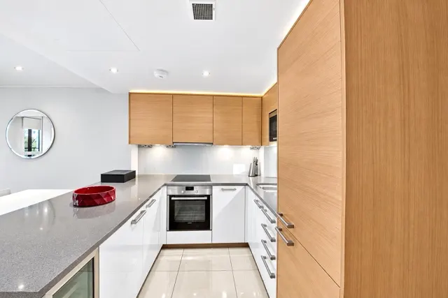 Townmead Road, Imperial Wharf, SW6, photo 3
