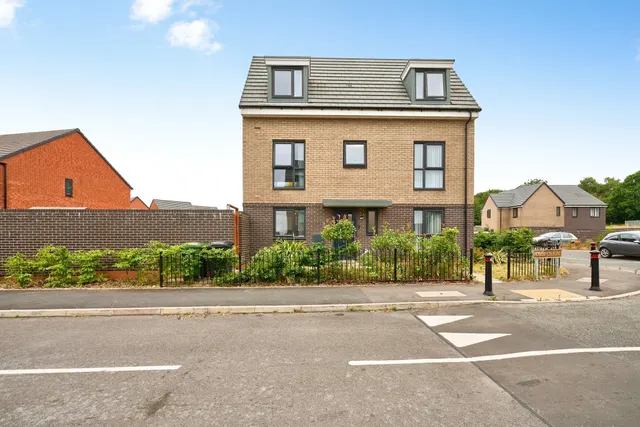 Rosehip Crescent, Walsall, WS3, photo 1