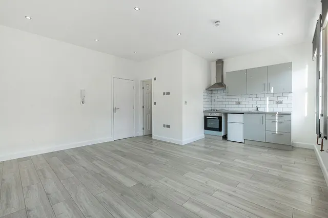 flat — Beaconsfield Terrace Road, London, W14