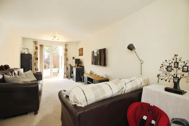 Bargroves Avenue, St. Neots, PE19, photo 2