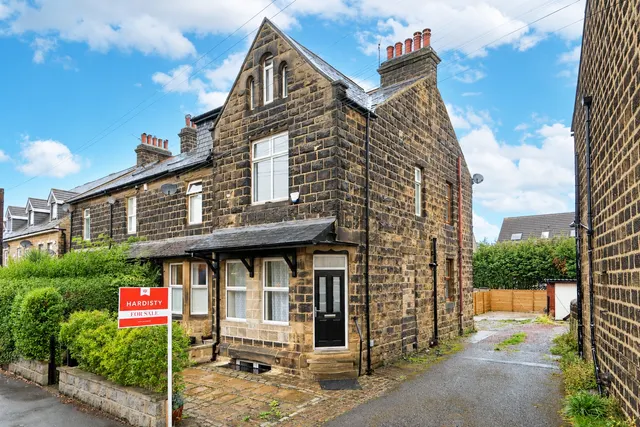 Otley Road, Guiseley, LS20, photo 1