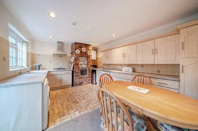 Photo 3 — Grasmere Road, Lightwater, Surrey, GU18 5TF