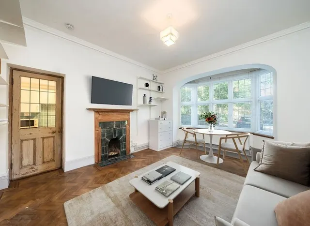 Photo 2 — Corkran Road, Surbiton, KT6
