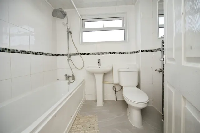 Julius Gardens, Luton, LU3, photo 3