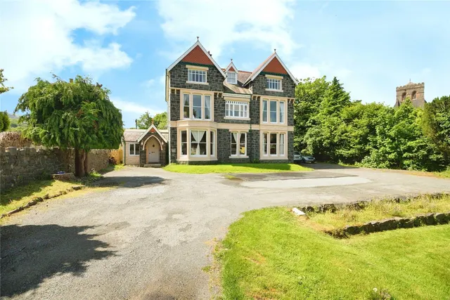 High Street, Llanberis, LL55, photo 1