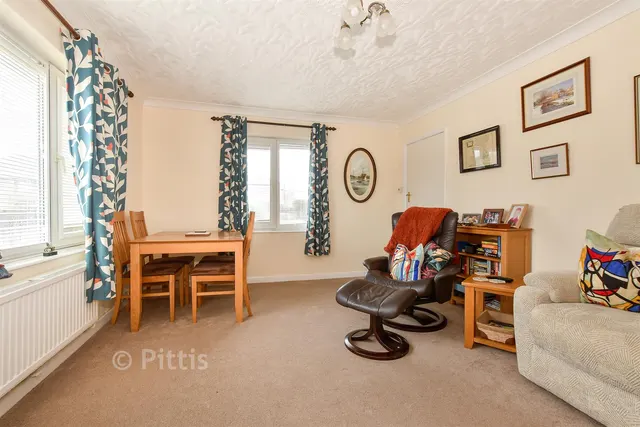 Station Road, Wootton, PO33, photo 3