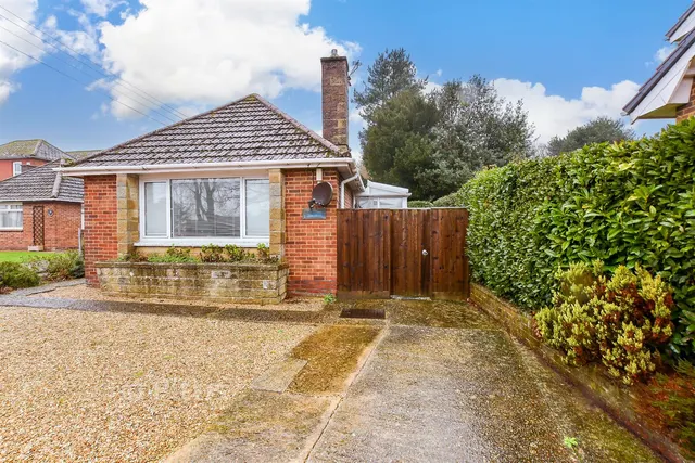 Station Road, Wootton, PO33, photo 2