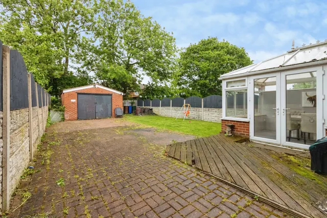 Hill Top Avenue, Barnsley, S71, photo 3