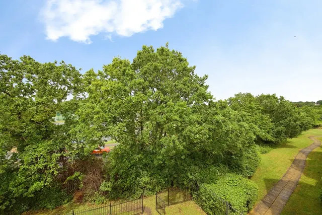 Photo 2 — Brick Kiln Road, ROMFORD, Essex, RM3