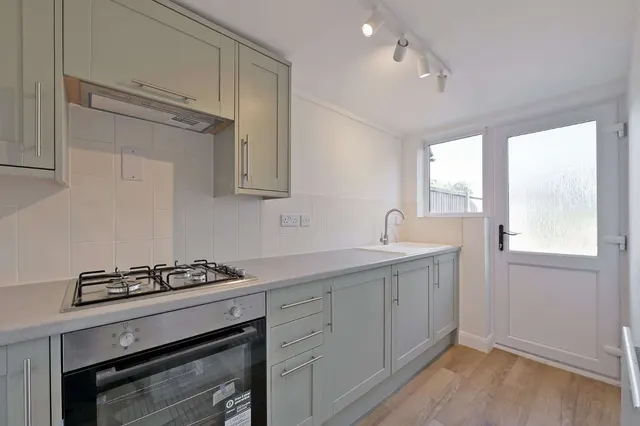 Warbrook Lane, Eversley, RG27, photo 2