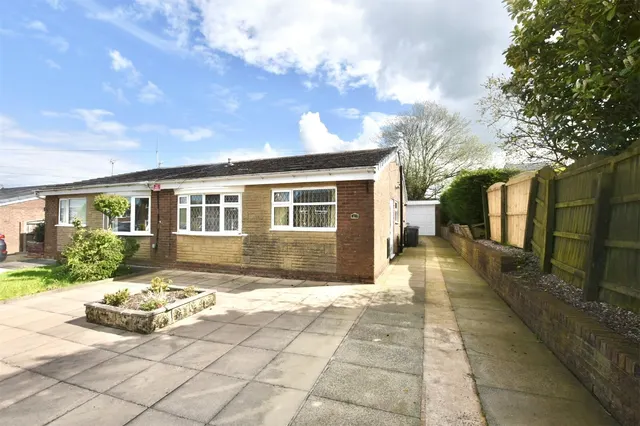 Alberta Close, Blackburn, Lancashire, BB2, photo 1
