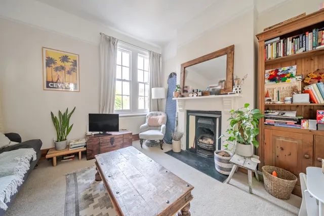 Newton Avenue, Acton, W3, photo 1