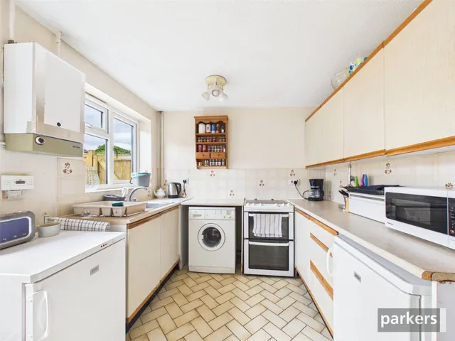 The Willows, Caversham, RG4, photo 2